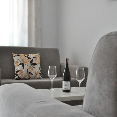 Maren ホテル ドゥラス