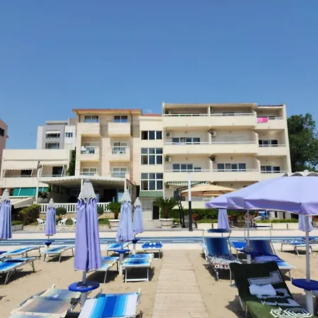 Maren Hotel
