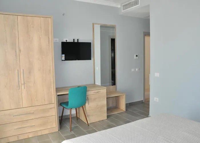 Maren Hotel